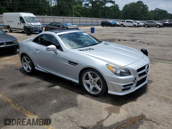 2016 Mercedes-Benz SLK 300 with VIN WDDPK3JA3GF121796, listed as a Copart auction lot 59791585 with 72,896 mi miles and Salvage title. Bid and sale history available at DreamBid. Image 4.