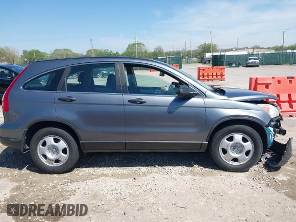 2010 Honda CR-V LX z VIN 5J6RE4H37AL079112, wystawiony jako IAAI lot #42060264 z przebiegiem 132 360 mil mil oraz . Historia ofert i sprzedaży dostępna na DreamBid. Obrazek 13.
