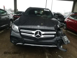 2019 Mercedes-Benz GLC with VIN WDC0G4KB2KV142335, listed as a Copart auction lot 70505462 with 30,240 mi miles. Bid and sale history available at carsss.com. Image 5.