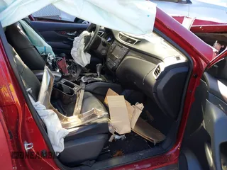 2015 Nissan Rogue SL with VIN 5N1AT2MV1FC840353, listed as a IAAI auction lot 41254413 with Not Provided miles. Bid and sale history available at carsss.com. Image 5.
