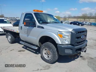 2013 Ford F-250 XL with VIN 1FTBF2B67DEB25297, listed as a IAAI auction lot 42086437 with 29,561 mi miles and . Bid and sale history available at DreamBid. Image 1.
