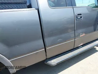 2004 Ford F-150 XLT z VIN 1FTPX14594NC61741, wystawiony jako IAAI lot #42135095 z przebiegiem 184 485 mil mil oraz . Historia ofert i sprzedaży dostępna na DreamBid. Obrazek 6.