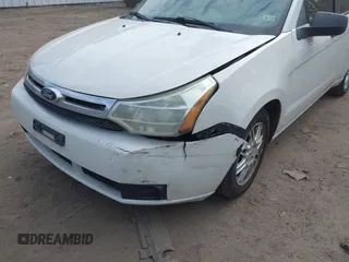 2011 Ford Focus SE with VIN 1FAHP3FN4BW199904, listed as a IAAI auction lot 41882463 with 109,798 mi miles. Bid and sale history available at carsss.com. Image 6.