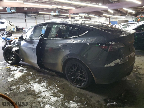 2020 Tesla Model Y Long Range with VIN 5YJYGDEE6LF017241, listed as a Copart auction lot 45056195 with 87,633 mi miles and Salvage Title. Bid and sale history available at carsss.com. Image 2.