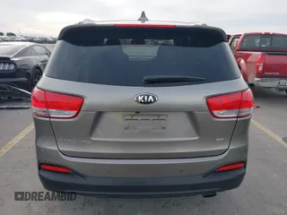 2018 Kia Sorento LX with VIN 5XYPGDA31JG426849, listed as a IAAI auction lot 41019262 with 102,366 mi miles. Bid and sale history available at carsss.com. Image 17.