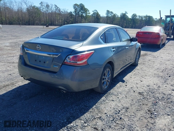 2014 Nissan Altima 2.5 with VIN 1N4AL3AP8EN354535, listed as a IAAI auction lot 41608309 with 172,110 mi miles. Bid and sale history available at carsss.com. Image 4.