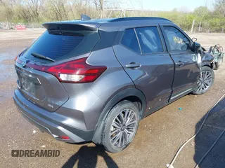 2021 Nissan Kicks SR z VIN 3N1CP5DVXML465845, wystawiony jako IAAI lot #41966146 z przebiegiem 56 134 mil mil oraz . Historia ofert i sprzedaży dostępna na DreamBid. Obrazek 4.