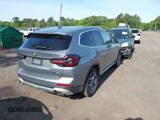 2024 BMW X3 xDrive30i z VIN 5UX53DP09R9U54829, wystawiony jako IAAI lot #42347838 z przebiegiem 36 992 mil mil oraz . Historia ofert i sprzedaży dostępna na DreamBid. Obrazek 4.