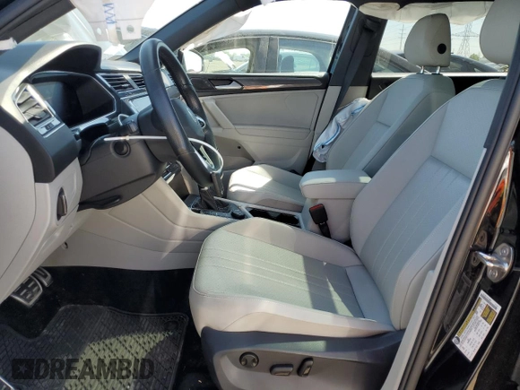 2022 Volkswagen Tiguan SE R-Line Black z VIN 3VV8B7AX2NM107364, wystawiony jako Copart lot #56123605 z przebiegiem 16 242 mil mil oraz Szkoda całkowita • Salvage title. Historia ofert i sprzedaży dostępna na DreamBid. Obrazek 7.