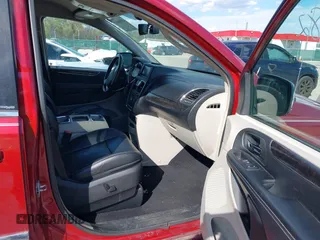 2012 Chrysler Town & Country Touring-L with VIN 2C4RC1CG6CR144174, listed as a IAAI auction lot 42003682 with 172,453 mi miles. Bid and sale history available at carsss.com. Image 5.