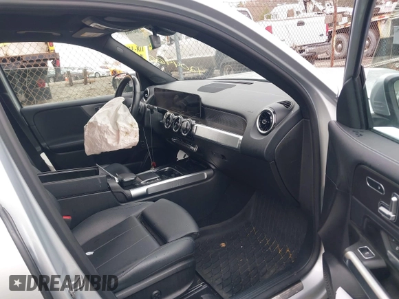 2021 Mercedes-Benz GLB 250 z VIN W1N4M4HB4MW087643, wystawiony jako IAAI lot #42049663 z przebiegiem 61 866 mil mil oraz . Historia ofert i sprzedaży dostępna na DreamBid. Obrazek 5.