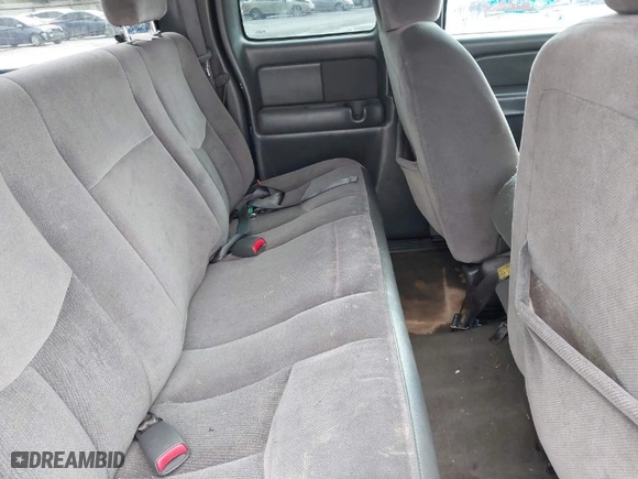 2004 GMC Sierra 1500 SLE with VIN 2GTEC19T641367379, listed as a IAAI auction lot 41474575 with 292,109 mi miles. Bid and sale history available at carsss.com. Image 8.