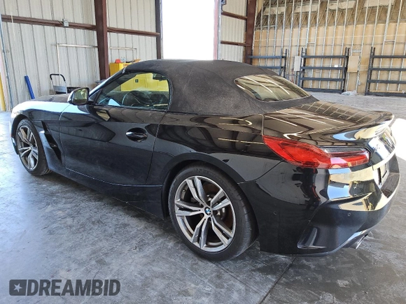 2025 BMW Z4 sDrive30i z VIN WBAHF3C01SWY40624, wystawiony jako Copart lot #85969224 z przebiegiem Nie podano mil oraz Czysty tytuł • Clean title. Historia ofert i sprzedaży dostępna na DreamBid. Obrazek 2.