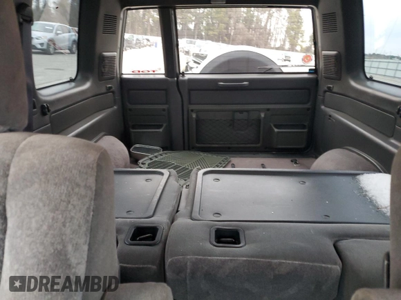 2000 Isuzu Trooper S with VIN JACDJ58X9Y7J18322, listed as a Copart auction lot 42444695 with 149,799 mi miles and Salvage title. Bid and sale history available at DreamBid. Image 10.