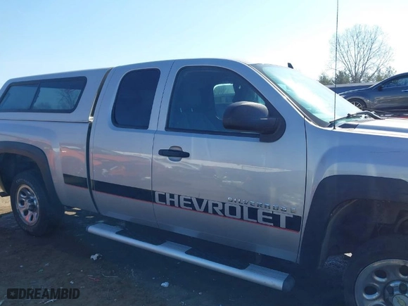 2009 Chevrolet Silverado 1500 LT with VIN 2GCEC29C091117150, listed as a IAAI auction lot 41763081 with 173,604 mi miles. Bid and sale history available at carsss.com. Image 13.