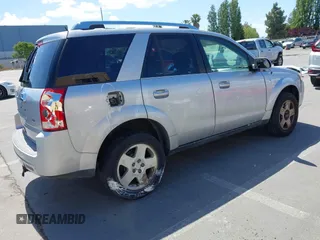 2007 Saturn VUE V6 z VIN 5GZCZ53467S873263, wystawiony jako IAAI lot #42253824 z przebiegiem 157 810 mil mil oraz . Historia ofert i sprzedaży dostępna na DreamBid. Obrazek 4.