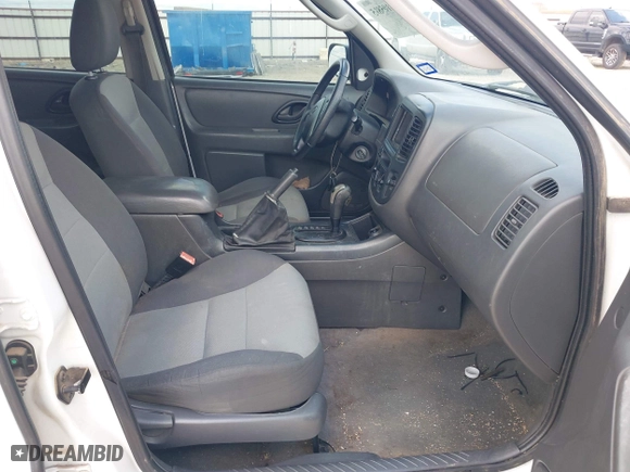 2007 Ford Escape XLS with VIN 1FMYU02Z47KA91948, listed as a IAAI auction lot 42105835 with 144,605 mi miles. Bid and sale history available at carsss.com. Image 5.
