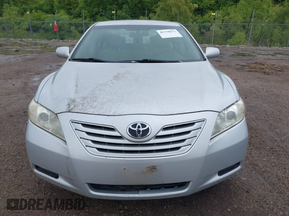 2007 Toyota Camry CE z VIN 4T1BE46K87U188131, wystawiony jako IAAI lot #42378672 z przebiegiem 274 966 mil mil oraz . Historia ofert i sprzedaży dostępna na DreamBid. Obrazek 6.