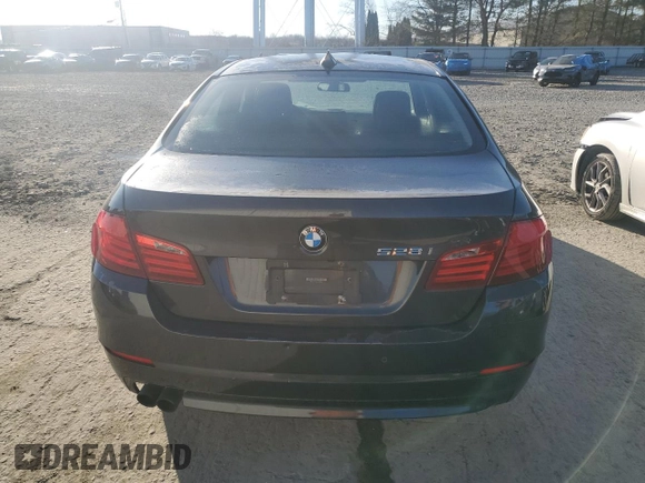2012 BMW 5 Series 528i xDrive z VIN WBAXH5C56CDW08935, wystawiony jako Copart lot #48409735 z przebiegiem 169 985 mil mil oraz Czysty tytuł • Clean title. Historia ofert i sprzedaży dostępna na DreamBid. Obrazek 6.