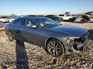 2019 Volvo S90 Momentum with VIN LVY102AK9KP081261, listed as a Copart auction lot 77707634 with 44,603 mi miles and Salvage Title. Bid and sale history available at carsss.com. Image 4.