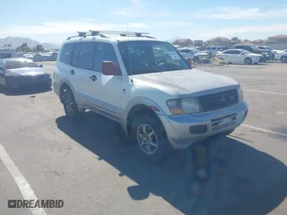 2001 Mitsubishi Montero XLS with VIN JA4MW31R61J026025, listed as a IAAI auction lot 40662178 with 166,196 mi miles. Bid and sale history available at carsss.com. Image 1.
