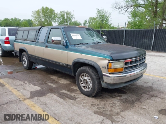 1993 Dodge Dakota with VIN 1B7GL23Y4PS188099, listed as a IAAI auction lot 42116332 with 224,864 mi miles and . Bid and sale history available at DreamBid. Image 1.