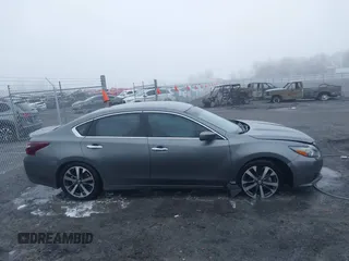 2017 Nissan Altima SV with VIN 1N4AL3AP6HC473555, listed as a IAAI auction lot 41509127 with 92,501 mi miles and . Bid and sale history available at carsss.com. Image 13.