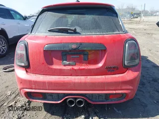 2017 MINI Hardtop 4 Door Cooper S z VIN WMWXU3C36H2F49616, wystawiony jako IAAI lot #41800805 z przebiegiem 114 259 mil mil oraz . Historia ofert i sprzedaży dostępna na DreamBid. Obrazek 16.