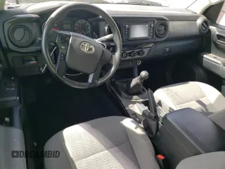 2017 Toyota Tacoma SR z VIN 5TFSX5EN8HX048354, wystawiony jako Copart lot #53874655 z przebiegiem 108 957 mil mil oraz Szkoda całkowita • Salvage title. Historia ofert i sprzedaży dostępna na DreamBid. Obrazek 8.