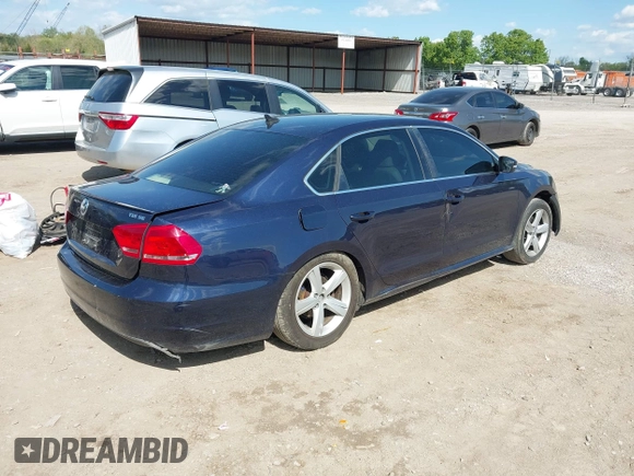 2013 Volkswagen Passat TDI SE with VIN 1VWBN7A33DC030932, listed as a IAAI auction lot 42025937 with 189,238 mi miles. Bid and sale history available at carsss.com. Image 4.