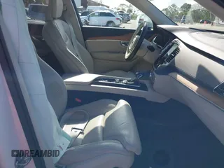 2019 Volvo XC90 Inscription with VIN YV4A22PL8K1473682, listed as a IAAI auction lot 41999191 with 47,334 mi miles. Bid and sale history available at carsss.com. Image 5.