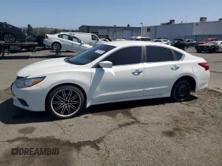 2017 Nissan Altima S z VIN 1N4AL3AP1HN305861, wystawiony jako Copart lot #55668015 z przebiegiem 111 336 mil mil oraz Czysty tytuł • Clean title. Historia ofert i sprzedaży dostępna na DreamBid. Obrazek 1.