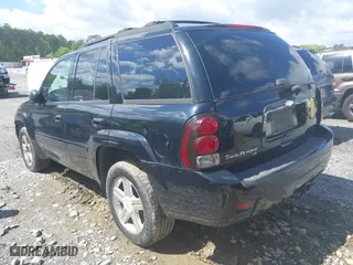 2007 Chevrolet TrailBlazer LS with VIN 1GNDS13S572274217, listed as a IAAI auction lot 41989900 with 281,282 mi miles. Bid and sale history available at carsss.com. Image 3.