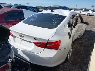 2020 Chevrolet Malibu LS with VIN 1G1ZC5ST2LF116832, listed as a IAAI auction lot 40487984 with 0 mi miles. Bid and sale history available at carsss.com. Image 4.