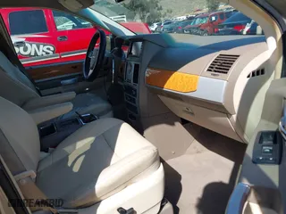 2008 Chrysler Town & Country Limited with VIN 2A8HR64X48R735030, listed as a IAAI auction lot 41997359 with 136,778 mi miles. Bid and sale history available at carsss.com. Image 5.