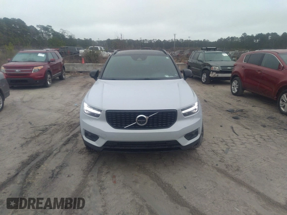 2020 Volvo XC40 R-Design с VIN YV4162UM2L2305405, выставлен на аукционе IAAI как лот 41531111 с пробегом 82 352 миль миль и . История ставок и продаж доступна на DreamBid. Изображение 12.