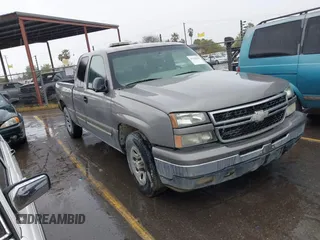 2006 Chevrolet Silverado 1500 LT1 with VIN 2GCEC19V061342207, listed as a IAAI auction lot 41798860 with 298,258 mi miles. Bid and sale history available at carsss.com. Image 1.
