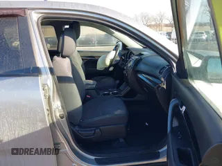 2012 Kia Sorento LX with VIN 5XYKTDA2XCG296490, listed as a IAAI auction lot 41660765 with 200,000 mi miles. Bid and sale history available at carsss.com. Image 5.