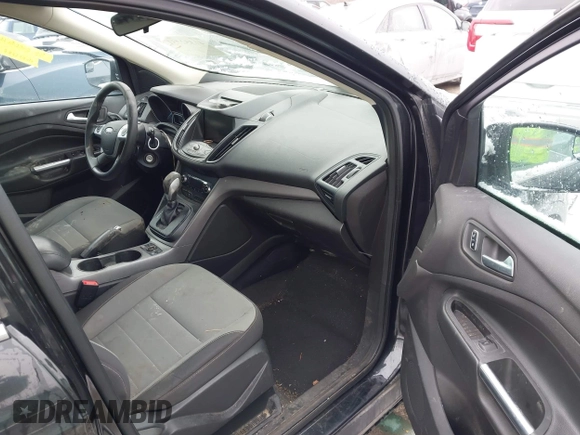 2014 Ford Escape SE with VIN 1FMCU0G96EUC62476, listed as a IAAI auction lot 41352751 with 122,369 mi miles. Bid and sale history available at carsss.com. Image 5.