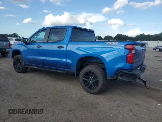 2022 Chevrolet Silverado 1500 Custom Trail Boss with VIN 3GCPDCED1NG685533, listed as a Copart auction lot 61293174 with 62,810 mi miles and Salvage Title. Bid and sale history available at DreamBid. Image 2.