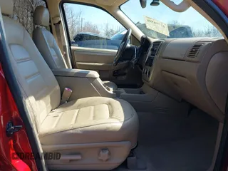 2003 Ford Explorer XLT z VIN 1FMZU73W13UA55229, wystawiony jako IAAI lot #41758546 z przebiegiem 178 469 mil mil oraz . Historia ofert i sprzedaży dostępna na DreamBid. Obrazek 5.