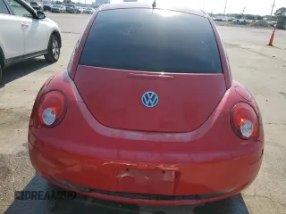 2010 Volkswagen New Beetle Coupe with VIN 3VWPG3AG8AM010195, listed as a Copart auction lot 76012754 with 0 mi miles and Salvage Title. Bid and sale history available at carsss.com. Image 6.