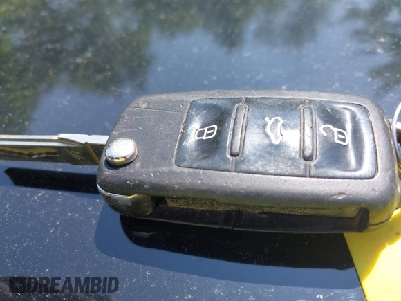 2014 Volkswagen Passat S с VIN 1VWAP7A31EC003851, выставлен на аукционе IAAI как лот 42392804 с пробегом 156 302 миль миль и . История ставок и продаж доступна на DreamBid. Изображение 11.