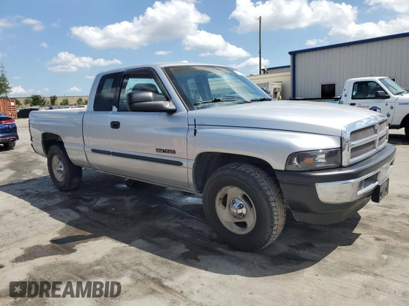 2001 Dodge 1500 z VIN 1B7HC13ZX1J527940, wystawiony jako Copart lot #51115685 z przebiegiem 160 994 mil mil oraz Szkoda całkowita • Salvage title. Historia ofert i sprzedaży dostępna na DreamBid. Obrazek 4.