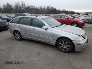2005 Mercedes-Benz C 240 z VIN WDBRH81J35F622651, wystawiony jako Copart lot #86142504 z przebiegiem 90 563 mil mil oraz Tytuł czysty. Historia ofert i sprzedaży dostępna na DreamBid. Obrazek 4.