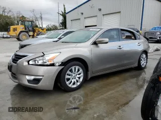 2015 Nissan Altima SV z VIN 1N4AL3AP0FC470051, wystawiony jako Copart lot #41524365 z przebiegiem 240 978 mil mil oraz Szkoda całkowita • Salvage title. Historia ofert i sprzedaży dostępna na DreamBid. Obrazek 1.