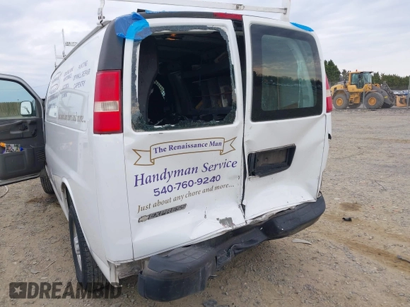 2007 Chevrolet Express Cargo Van with VIN 1GCGG25VX71126980, listed as a IAAI auction lot 41902596 with 89,628 mi miles. Bid and sale history available at carsss.com. Image 12.