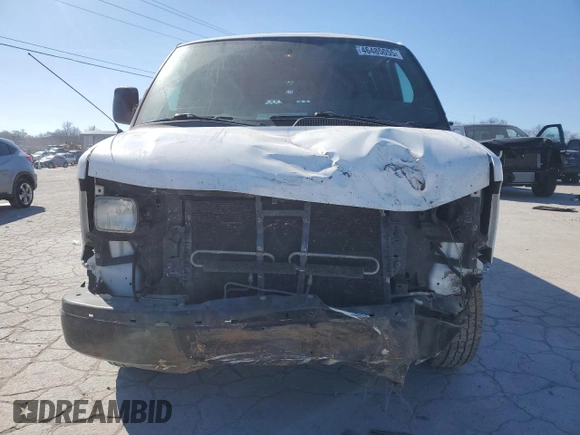2013 Chevrolet Express Cargo z VIN 1GCWGFBA3D1141367, wystawiony jako Copart lot #46485055 z przebiegiem 338 309 mil mil oraz Czysty tytuł • Clean title. Historia ofert i sprzedaży dostępna na DreamBid. Obrazek 5.