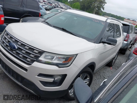 2016 Ford Explorer XLT with VIN 1FM5K7D83GGA82604, listed as a IAAI auction lot 42047962 with 198,270 mi miles and . Bid and sale history available at carsss.com. Image 18.