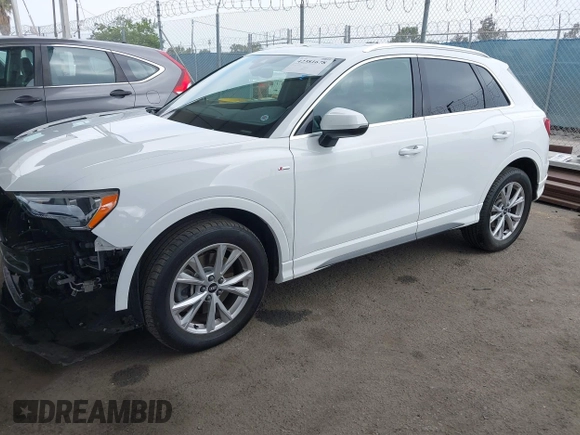 2021 Audi Q3 S line Premium z VIN WA1DECF31M1074155, wystawiony jako IAAI lot #42381678 z przebiegiem 36 894 mil mil oraz . Historia ofert i sprzedaży dostępna na DreamBid. Obrazek 2.